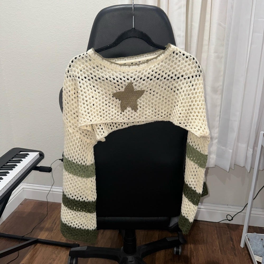 Shrug Shoulder with Star